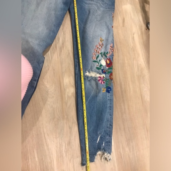 Super cute cropped jeans by ‎ Zara - Picture 10 of 12